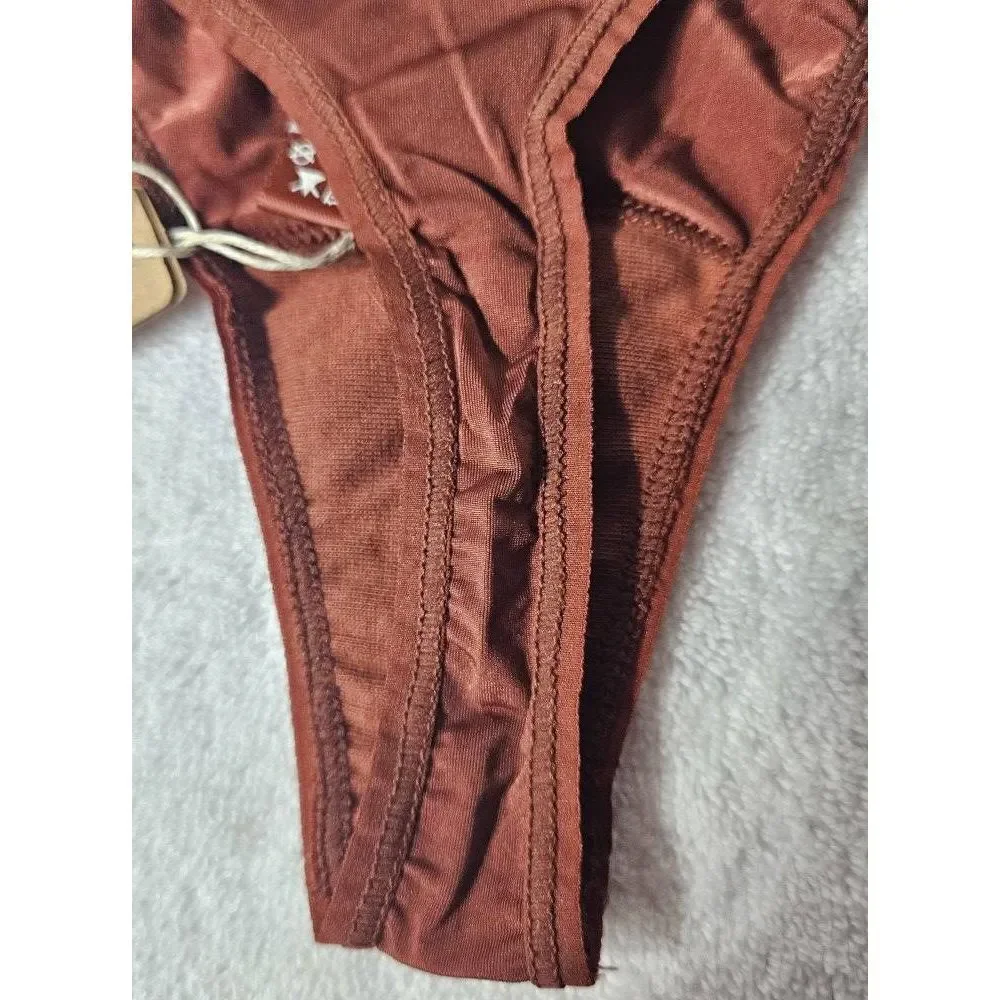 Skims  panty Nwt‎